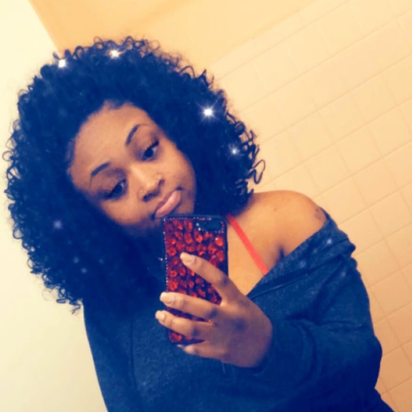 Meet your Posher, Misha 🌸 - Picture 1 of 1